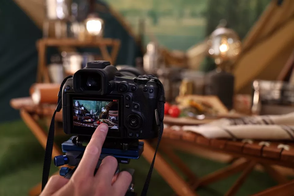 Canon rf 20mm f1.4 l vcm lens lifestyle (2)