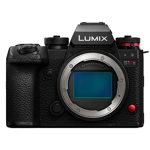 Panasonic lumix s1iie (1)