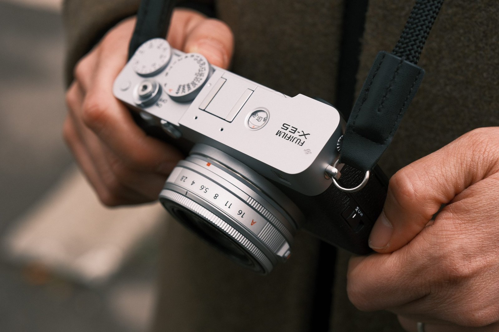 X e5 silver lifestlye (2)